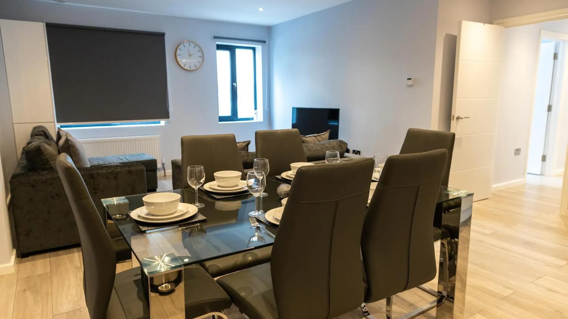 Apartment 2-Bedroom Flats Near Heathrow That Are Cozy Ciean Secure Cranford